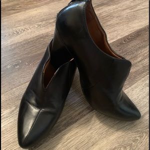 Earthies Leather ankle boots 8.5 B